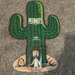 Peanuts snoopy figure